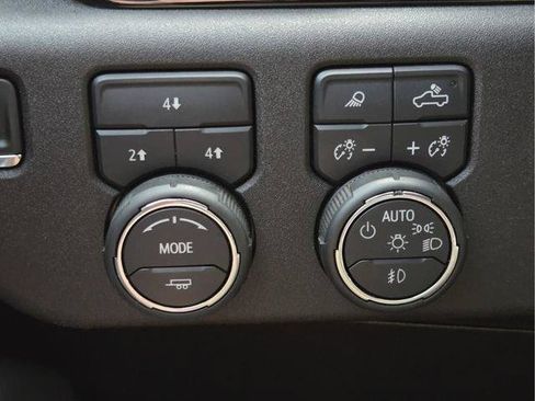 Used 2025 Chevrolet Silverado 2500 LT w/ Trail Boss Package AWD/4WD image 29