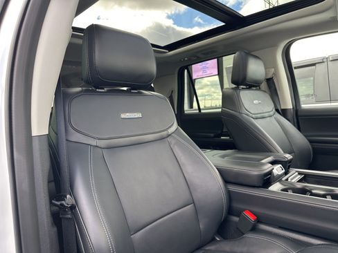 Used 2025 Ford Expedition Max Platinum AWD/4WD image 45