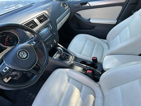 Used 2017 Volkswagen Jetta SE image 22