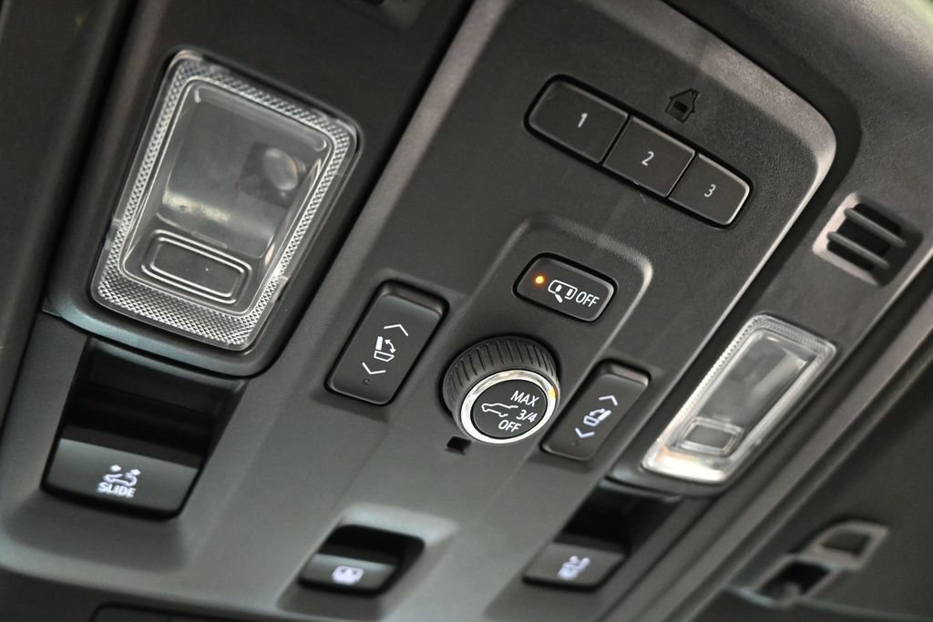 Used 2021 Chevrolet Tahoe Premier w/ Premium Package RWD image 35