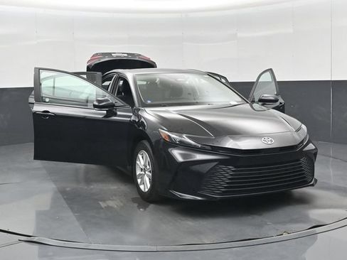 Used 2025 Toyota Camry LE FWD image 56