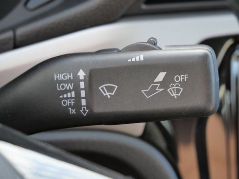 Certified 2022 Volkswagen Passat 2.0T SE image 33