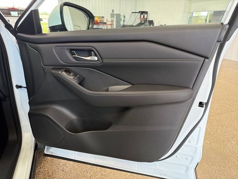 Used 2024 Nissan Rogue SV w/ SV Premium Package AWD/4WD image 26