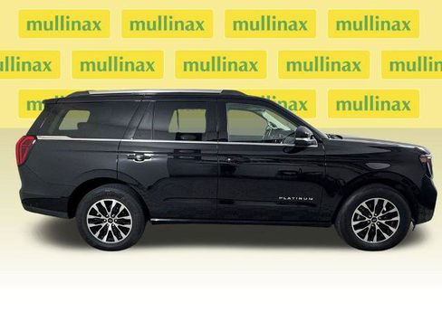 Certified 2025 Ford Expedition Platinum AWD/4WD image 2