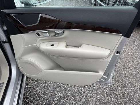 Used 2019 Volvo XC90 T6 Momentum w/ Protection Package Premier image 14