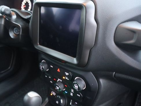 Used 2023 Jeep Renegade Latitude image 11