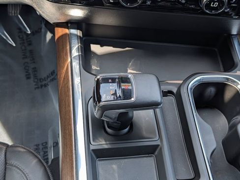 Used 2022 Chevrolet Silverado 1500 High Country w/ High Country Premium Package AWD/4WD image 20