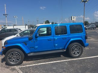 Used 2022 Jeep Wrangler Unlimited Sahara AWD/4WD video 1