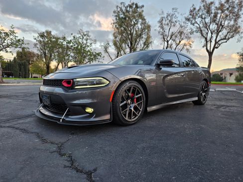 Used 2017 Dodge Charger R/T Scat Pack RWD image 8