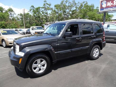 Used 2011 Jeep Liberty Sport image 13