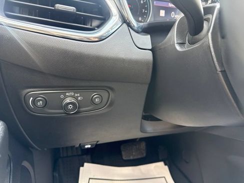 Used 2023 Chevrolet Equinox Premier AWD/4WD image 22