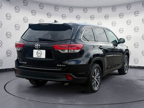 Used 2017 Toyota Highlander XLE w/ Protection Package #3 image 5