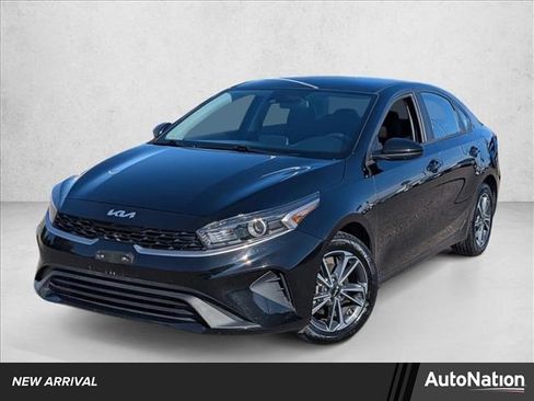 Used 2023 Kia Forte LXS image 1