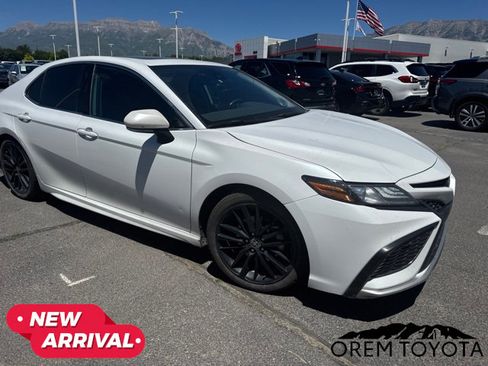 Used 2022 Toyota Camry XSE w/ Navigation Upgrade Package FWD image 1