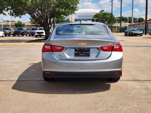 Used 2025 Chevrolet Malibu LT FWD image 7