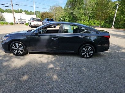 Used 2022 Nissan Altima 2.5 SV