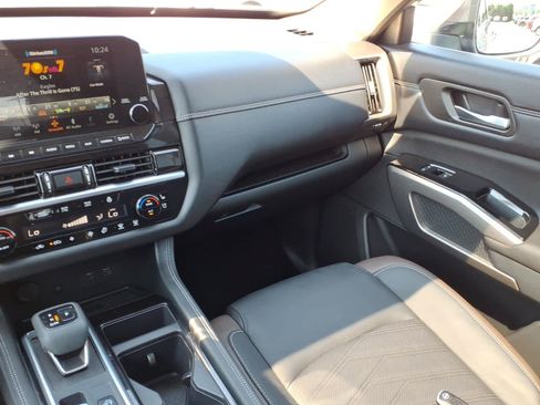 Certified 2024 Nissan Pathfinder Platinum w/ Cargo Package AWD/4WD image 16