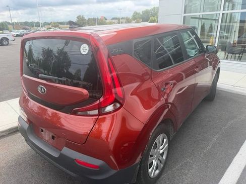 Used 2021 Kia Soul LX FWD image 3