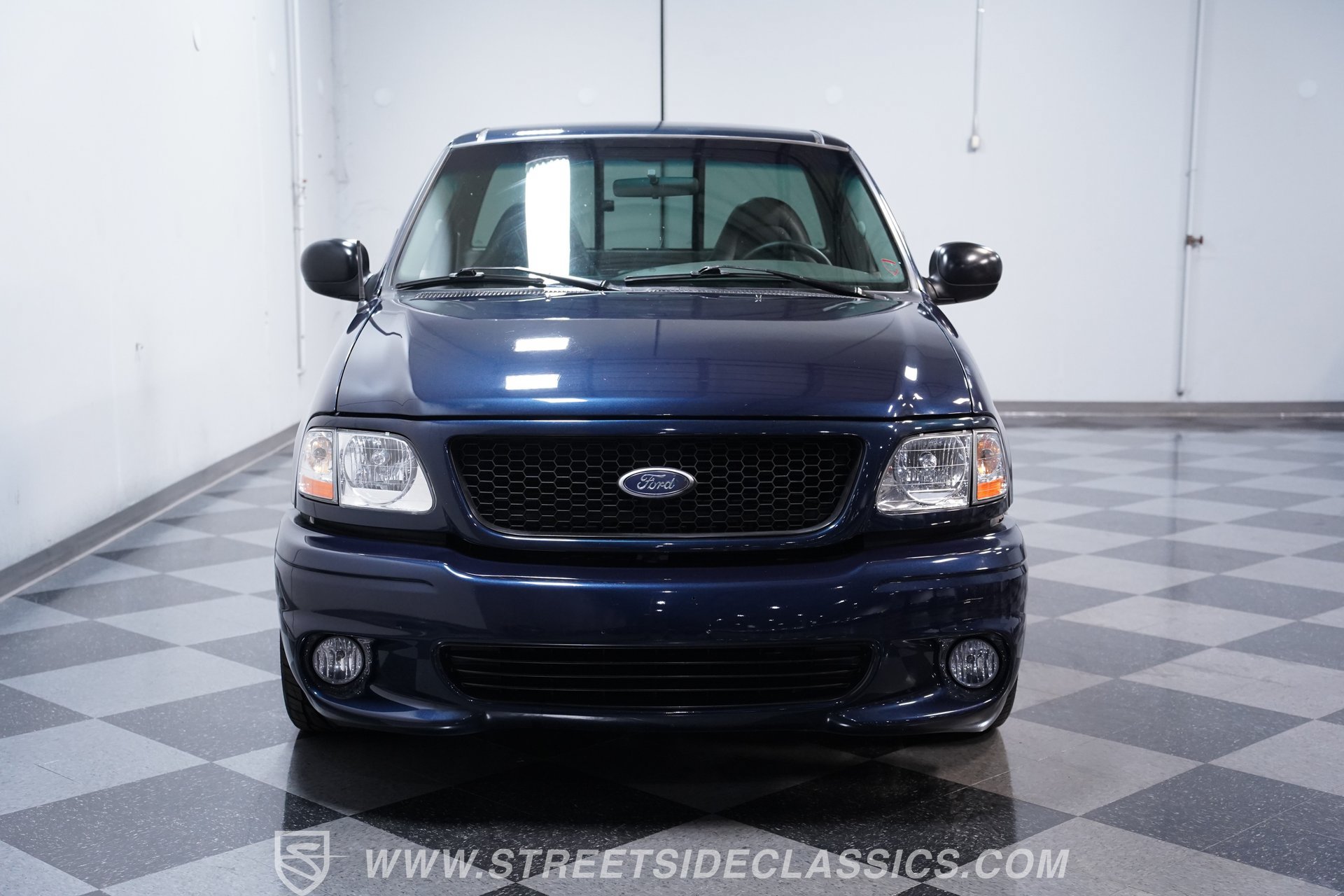 Used 2002 Ford F150 Lightning RWD image 16