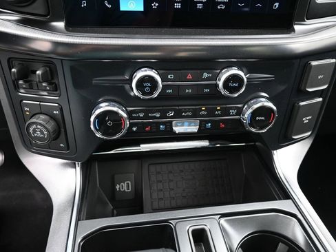 New 2025 Ford F150 Platinum w/ Equipment Group 702A High image 9