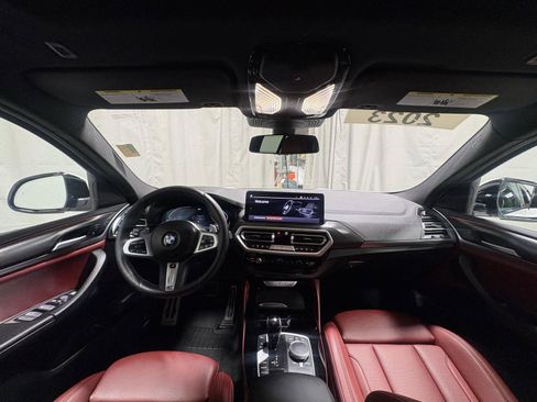 Used 2023 BMW X4 xDrive30i w/ M Sport Package AWD/4WD image 8