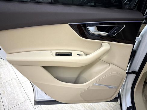 Used 2018 Audi Q7 3.0T Prestige image 33