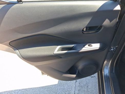 Used 2023 Nissan Kicks S image 9