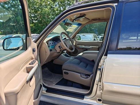 Used 2001 Ford Explorer Sport Trac 2WD image 9