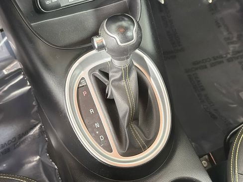 Used 2015 Kia Soul + FWD image 18