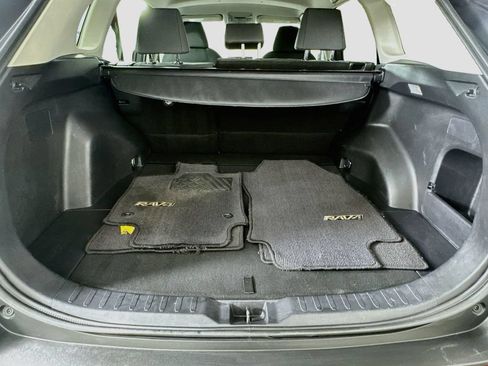 Used 2021 Toyota RAV4 LE w/ Carpet Mat Package (TMS) AWD/4WD image 27