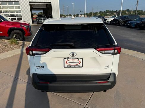 Certified 2025 Toyota RAV4 LE AWD/4WD image 9