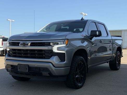 Used 2024 Chevrolet Silverado 1500 RST AWD/4WD image 2