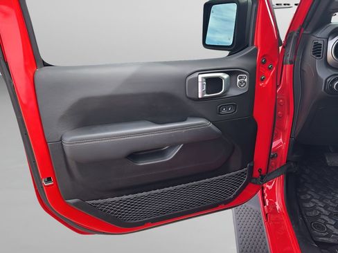 Used 2021 Jeep Wrangler Unlimited Sahara image 12