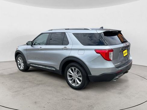Used 2022 Ford Explorer Limited w/ Equipment Group 301A AWD/4WD image 3