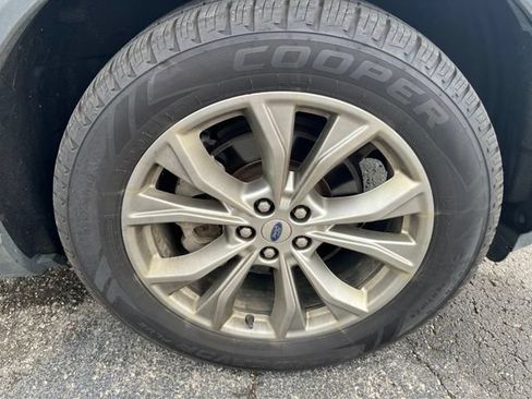 Used 2022 Ford Explorer Limited AWD/4WD image 3