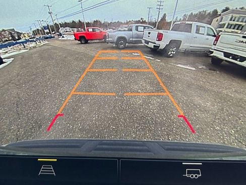 Used 2023 Chevrolet Suburban Premier image 21