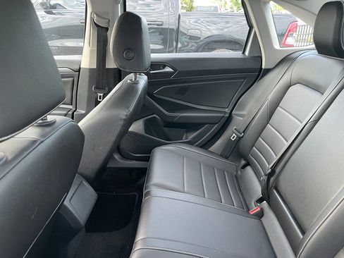 Used 2024 Volkswagen Jetta SE FWD image 6