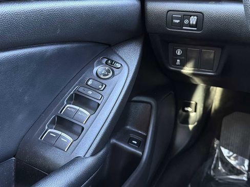 Used 2018 Honda Accord EX image 19