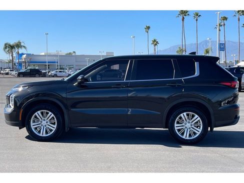 Used 2022 Mitsubishi Outlander ES image 2