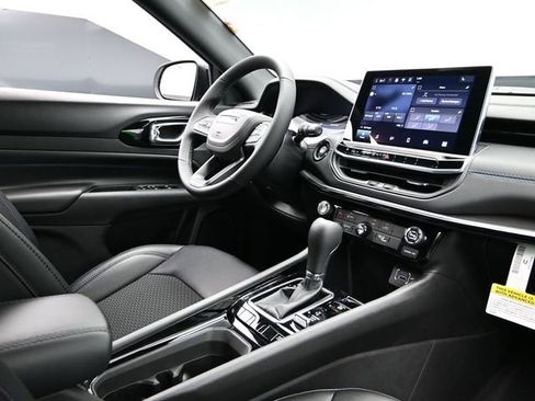 New 2026 Jeep Compass Latitude AWD/4WD image 14