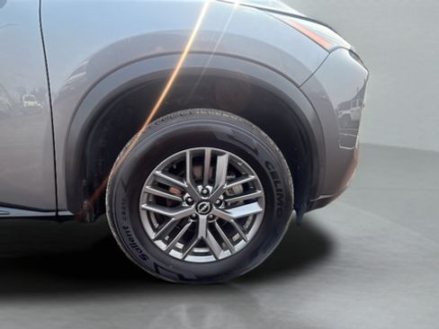 Used 2023 Nissan Rogue S AWD/4WD image 28