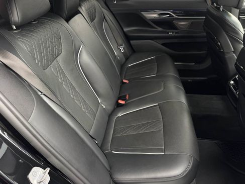 Used 2020 BMW 740i w/ M Sport Package image 21