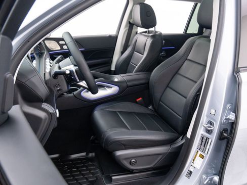 New 2026 Mercedes-Benz GLS 450 4MATIC image 16