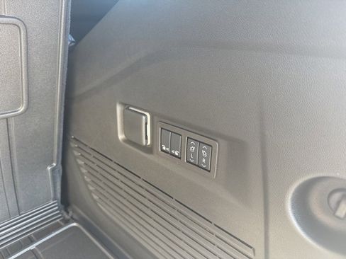 New 2026 GMC Yukon Denali w/ Denali Reserve Package image 35