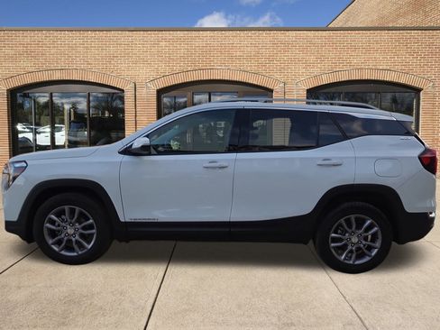 Used 2024 GMC Terrain SLT image 7