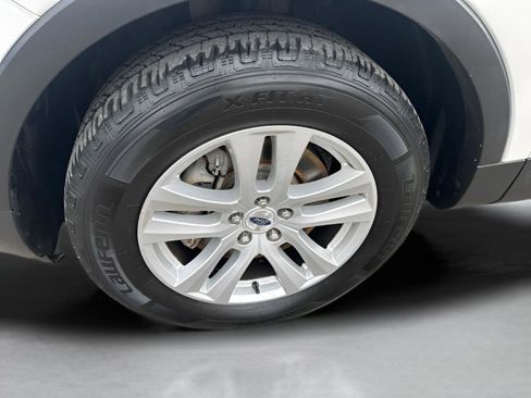 Used 2018 Ford Explorer XLT w/ Equipment Group 202A image 1