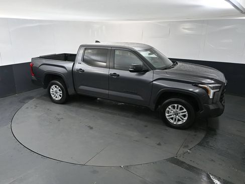 Used 2025 Toyota Tundra SR5 w/ SR5 Convenience Package AWD/4WD image 33