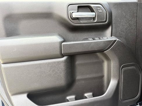 Used 2022 Chevrolet Silverado 1500 Custom AWD/4WD image 16