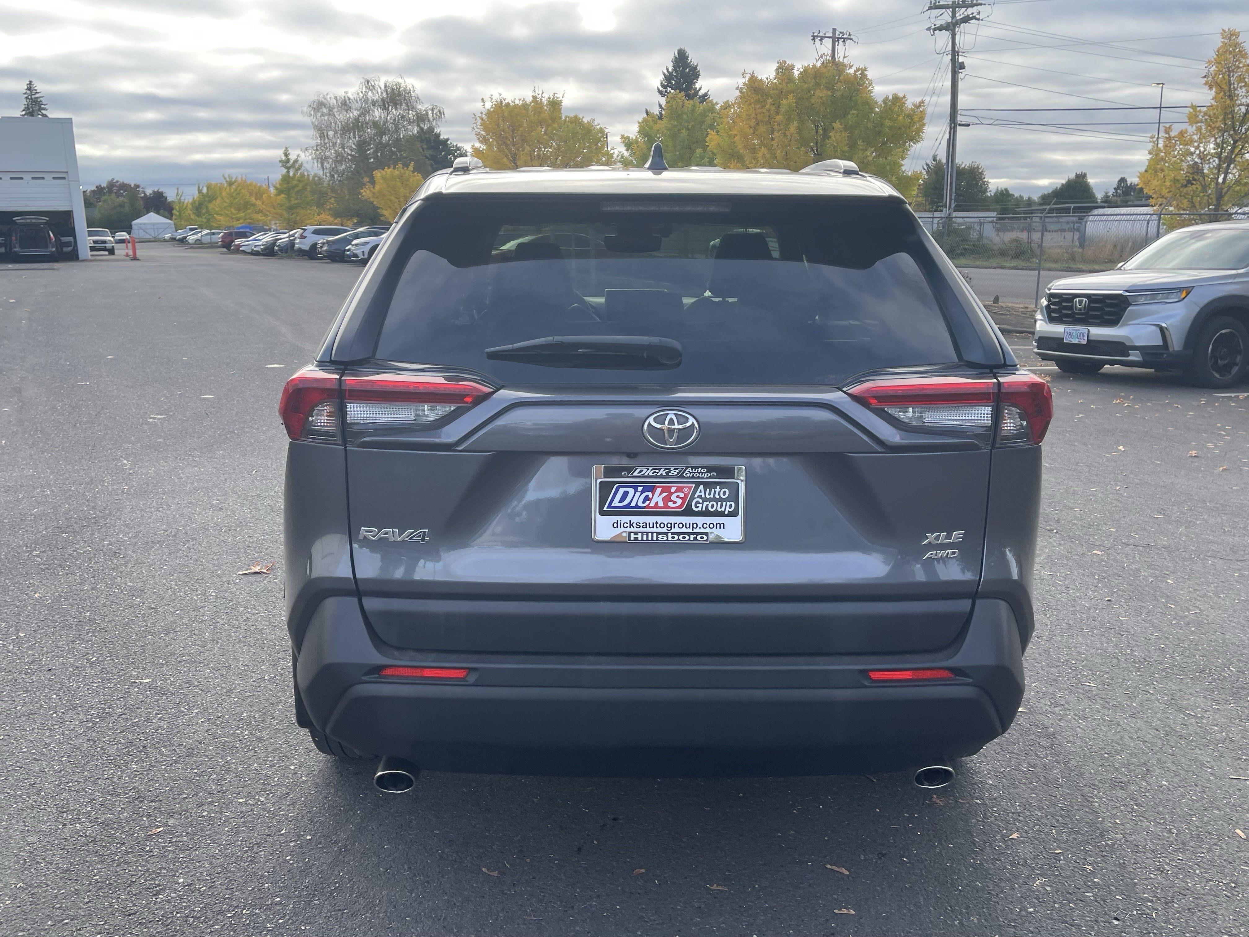 Used 2020 Toyota RAV4 XLE Premium AWD/4WD image 4