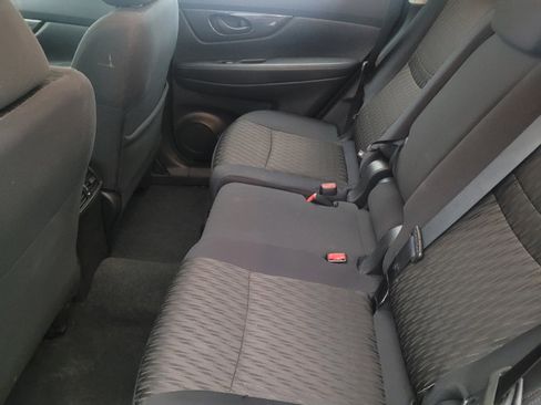Used 2020 Nissan Rogue S FWD image 18